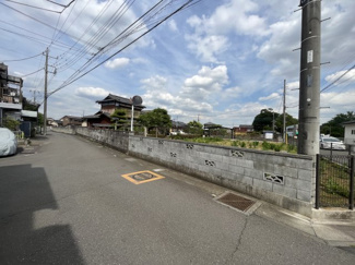 【前面道路含む現地写真】 | 川越市古市場　建築条件なし売地　JR川越線『南古谷駅』徒歩24分　【南古谷小学区】