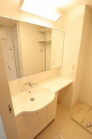 アンベリール一番町の独立洗面台|※別部屋のイメージ写真です。