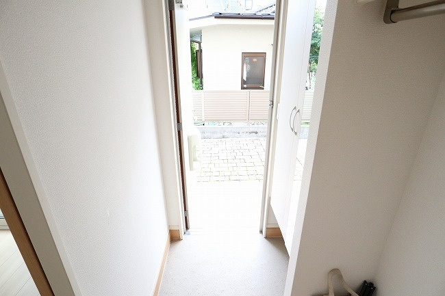 アンベリール一番町の玄関|※別部屋のイメージ写真です。