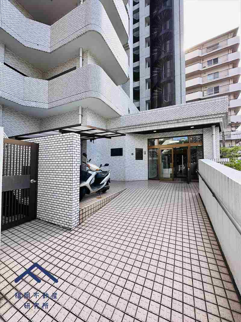 ライオンズマンション六本松の外観