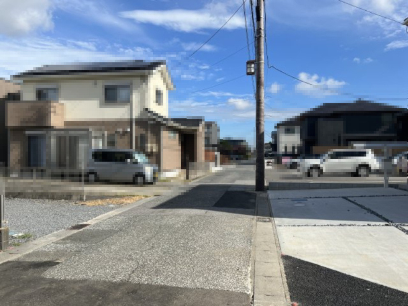 高浜市二池町第５（全3棟）３号棟　の前面道路含む現地写真|高浜市二池町第5新築戸建前面道路写真です。西側公道約4.3ｍ