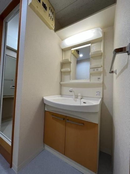 【洗面所】 | ラフィーク板付