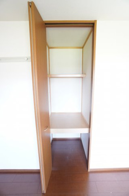 【収納】 | ロイヤルクレッセント西登戸 | ※同物件・同タイプの写真です。