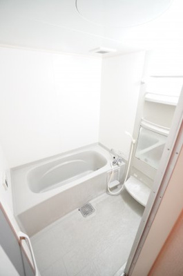 【浴室】 | ロイヤルクレッセント西登戸 | ※同物件・同タイプの写真です。