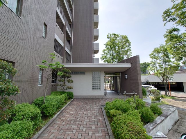 シャレール城山のエントランス|清潔なエントランスです