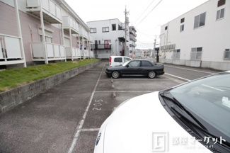 【駐車場】