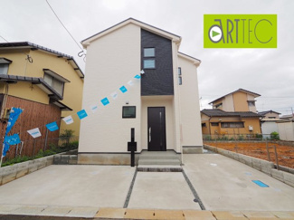 【駐車場】 | 【駐車スペース】
日々の暮らしにマイカーが必要。そんな方は物件の購入条件に駐車場は必須です。通勤に、家族のお迎えに、お買物に、おでかけに、クルマライフを楽しみたい方に。