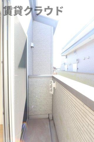 コンフォール千葉のバルコニー|開放的で明るい空間を演出してくれるバルコニーです