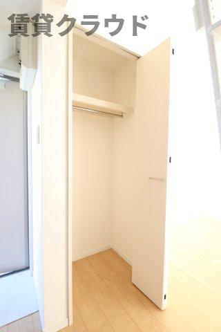 コンフォール千葉の収納|ロングコートもかけられるクローゼット！