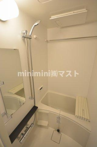 ファステート大阪ベースシティの浴室