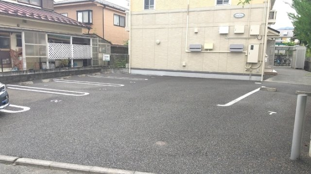 グリーンパレスの駐車場