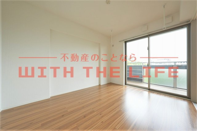 グレースヴィラ西国分【キャッシュバック対象物件】の洋室|明るい洋室です
