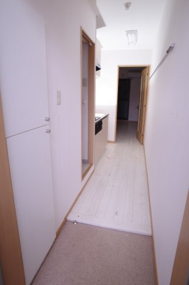 【玄関】 | 都町小川マンション | ロングスパンの玄関廊下が贅沢なのね。