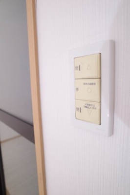 【セキュリティ】 | 都町小川マンション | 1階は電動シャッターで防犯。女性も楽々操作可能！