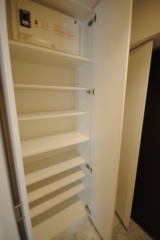 【収納】 | コンフォリア日本橋人形町イースト | コンフォリア日本橋人形町イースト　水天宮前・人形町周辺の高級賃貸は人形町不動産本店で！仲介手数料最大無料