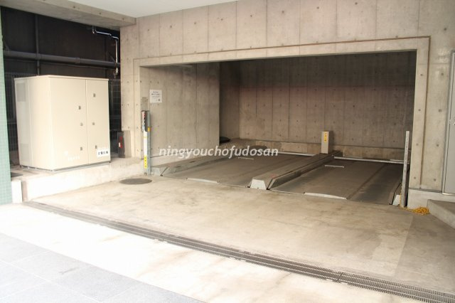 【駐車場】 | コンフォリア日本橋人形町イースト | コンフォリア日本橋人形町イースト　水天宮前・人形町周辺の高級賃貸は人形町不動産本店で！仲介手数料最大無料