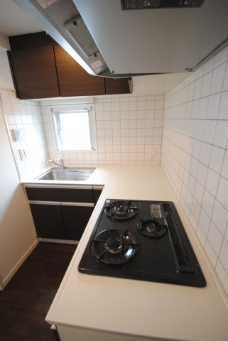 【キッチン】 | コンフォリア日本橋人形町イースト | コンフォリア日本橋人形町イースト　水天宮前・人形町周辺の高級賃貸は人形町不動産本店で！仲介手数料最大無料