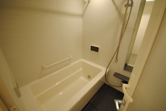 【浴室】 | コンフォリア日本橋人形町イースト | コンフォリア日本橋人形町イースト　水天宮前・人形町周辺の高級賃貸は人形町不動産本店で！仲介手数料最大無料