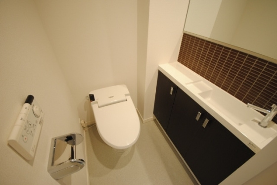 【トイレ】 | コンフォリア日本橋人形町イースト | コンフォリア日本橋人形町イースト　水天宮前・人形町周辺の高級賃貸は人形町不動産本店で！仲介手数料最大無料