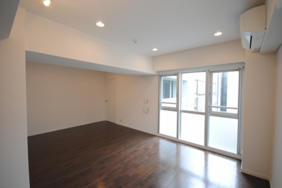 【居間・リビング】 | コンフォリア日本橋人形町イースト | コンフォリア日本橋人形町イースト　水天宮前・人形町周辺の高級賃貸は人形町不動産本店で！仲介手数料最大無料