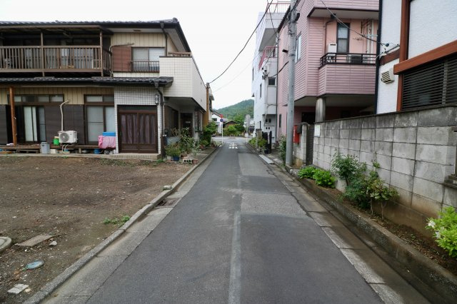 足利市通６丁目の売地の前面道路含む現地写真