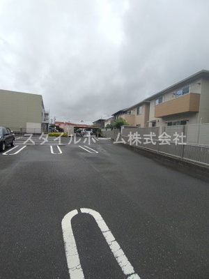 【駐車場】 | プール・トゥジュール | 駐車場があります。