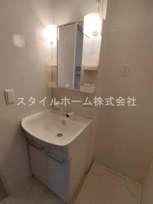 【洗面所】 | プール・トゥジュール | 別部屋写真です。