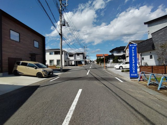 高崎市福島町売土地の前面道路含む現地写真