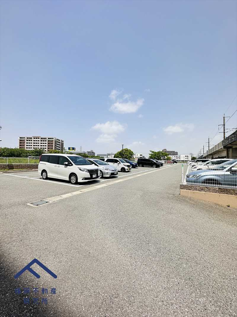 ファーネスト箱崎公園の駐車場