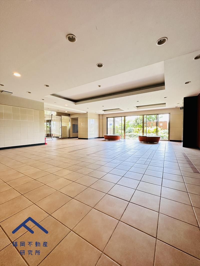 ファーネスト箱崎公園のエントランス