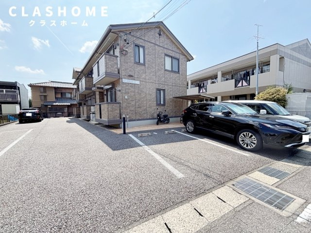 メゾン美樹　　刈谷市近郊の賃貸はクラスホーム刈谷店の駐車場