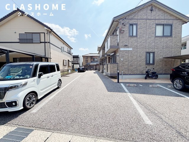 メゾン美樹　　刈谷市近郊の賃貸はクラスホーム刈谷店の駐車場