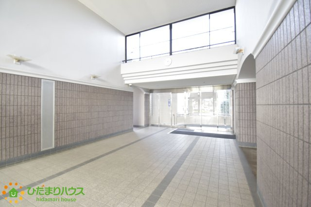鴻巣市赤見台1丁目　中古マンション　北鴻巣パークホームズ参番館のエントランス