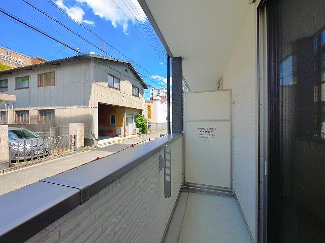 ジーメゾン新大宮のバルコニー