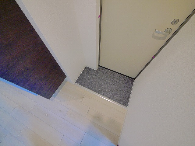 ジーメゾン新大宮の玄関