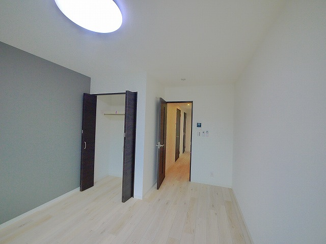 ジーメゾン新大宮の洋室