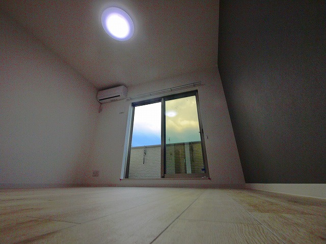 ジーメゾン新大宮の洋室