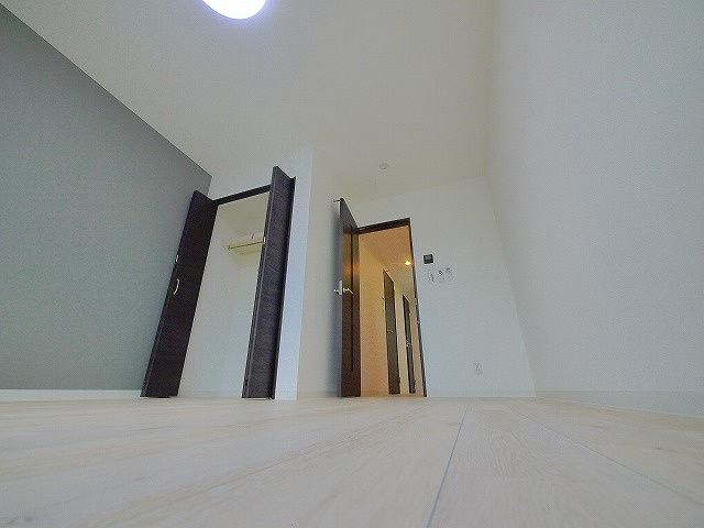 ジーメゾン新大宮の洋室