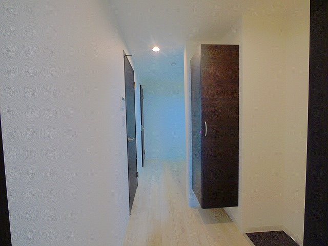 ジーメゾン新大宮の玄関