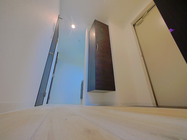 ジーメゾン新大宮の玄関