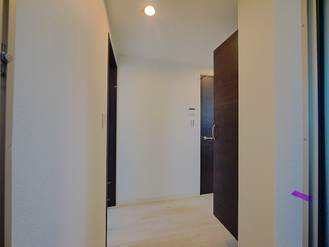 ジーメゾン新大宮の玄関