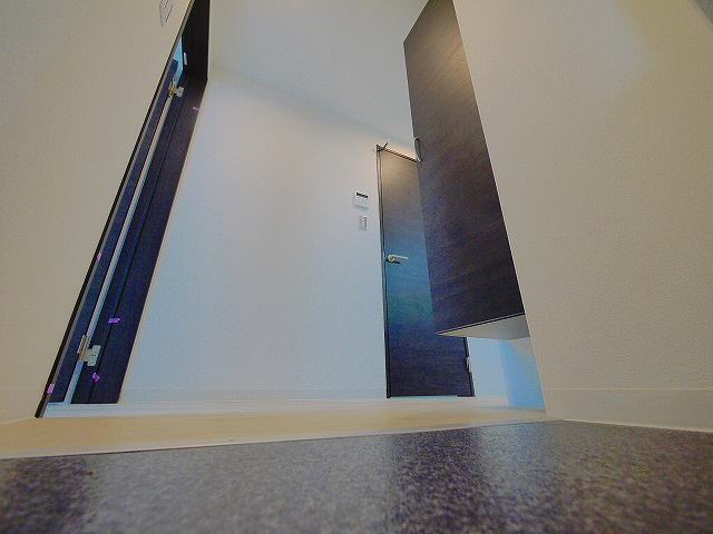 ジーメゾン新大宮の玄関