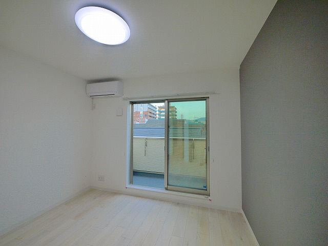 ジーメゾン新大宮の居間・リビング