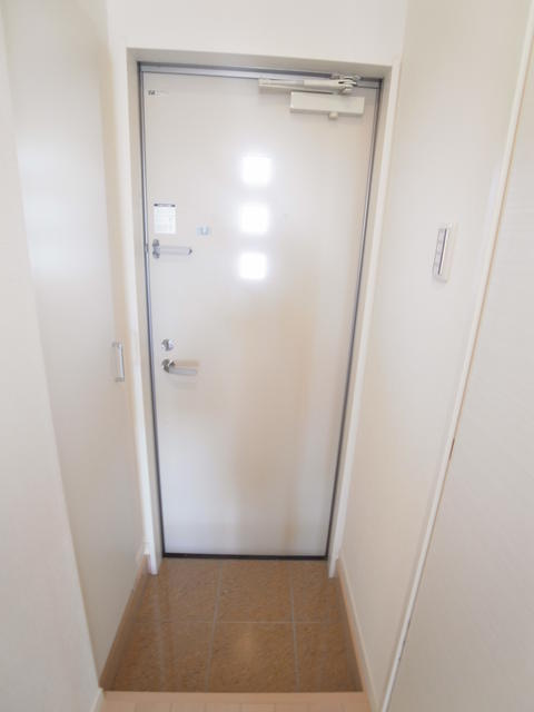 金太郎ヒルズ７０　３０５の玄関|玄関