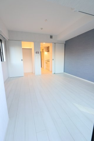 ラティエラ武蔵小杉の居間・リビング|同間取り別部屋の参考写真です。