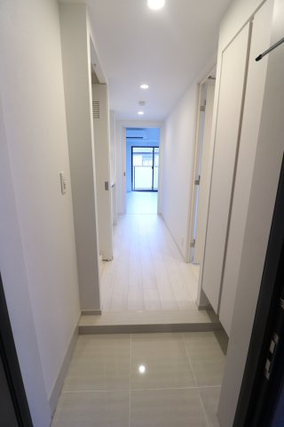 ラティエラ武蔵小杉の玄関|同間取り別部屋の参考写真です。