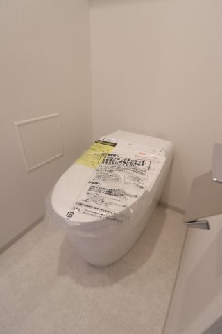 ラティエラ武蔵小杉のトイレ|同間取り別部屋の参考写真です。