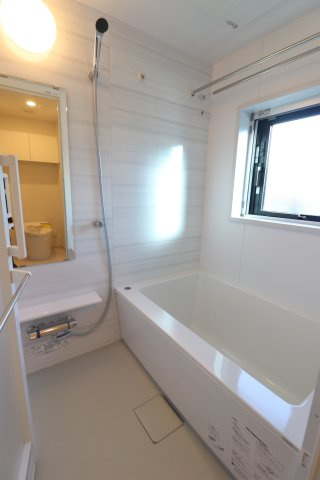 ラティエラ武蔵小杉の浴室|同間取り別部屋の参考写真です。