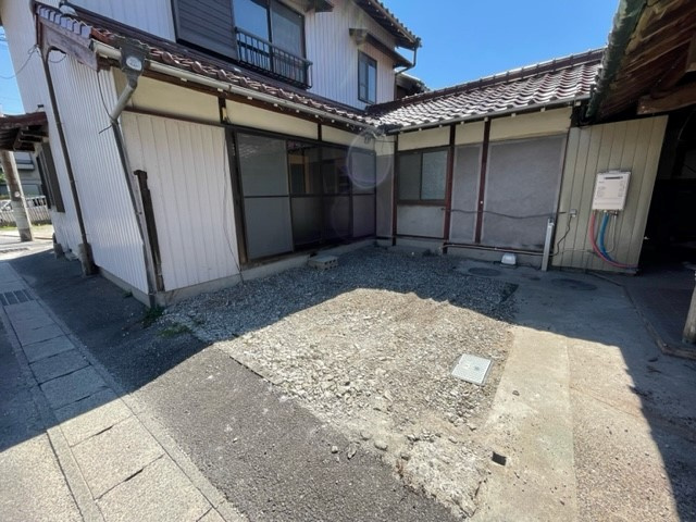 河和北屋敷戸建の駐車場