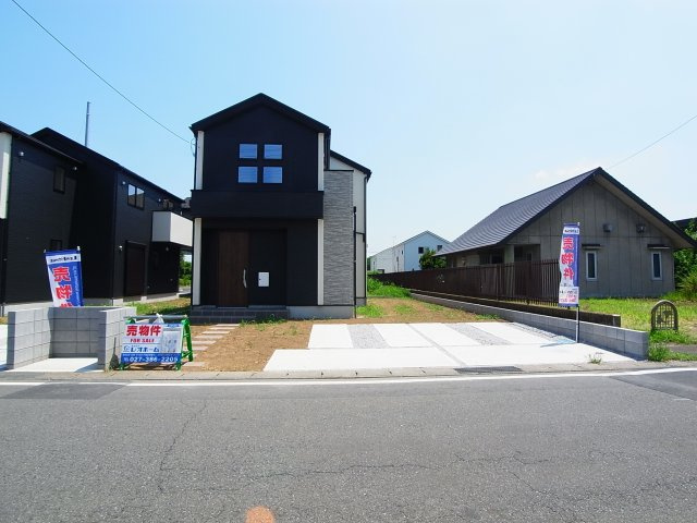 新築　高崎市新町41期　5号棟の駐車場|現地写真　駐車スペースは並列2台分可能です！

